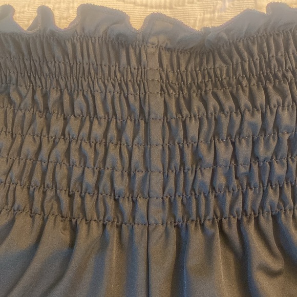 Brand new!! Black silky shorts with rutched waist - Picture 2 of 3